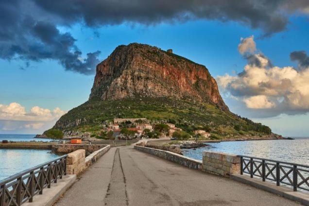 Astrolithos Down Town Apartment Monemvasia Bagian luar foto